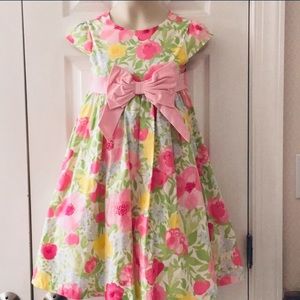 Gorgeous Gymboree floral dress. So pretty! 🌸